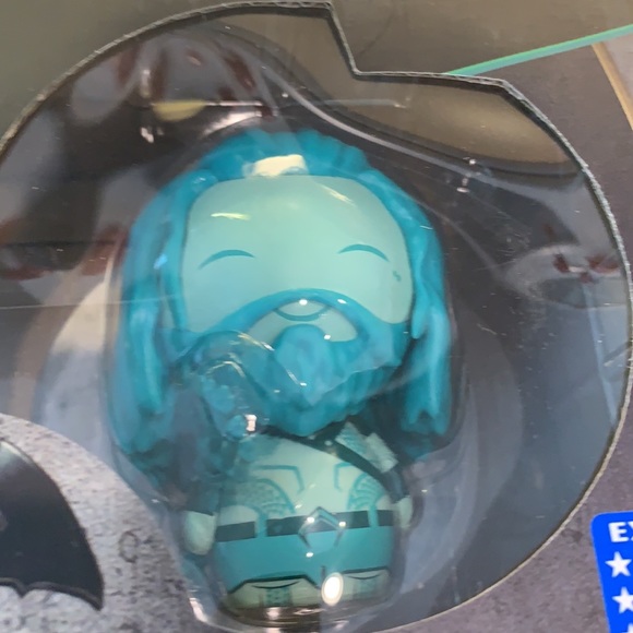 Dorbz Vinyl Collectible Aquaman / Superman - Picture 3 of 6